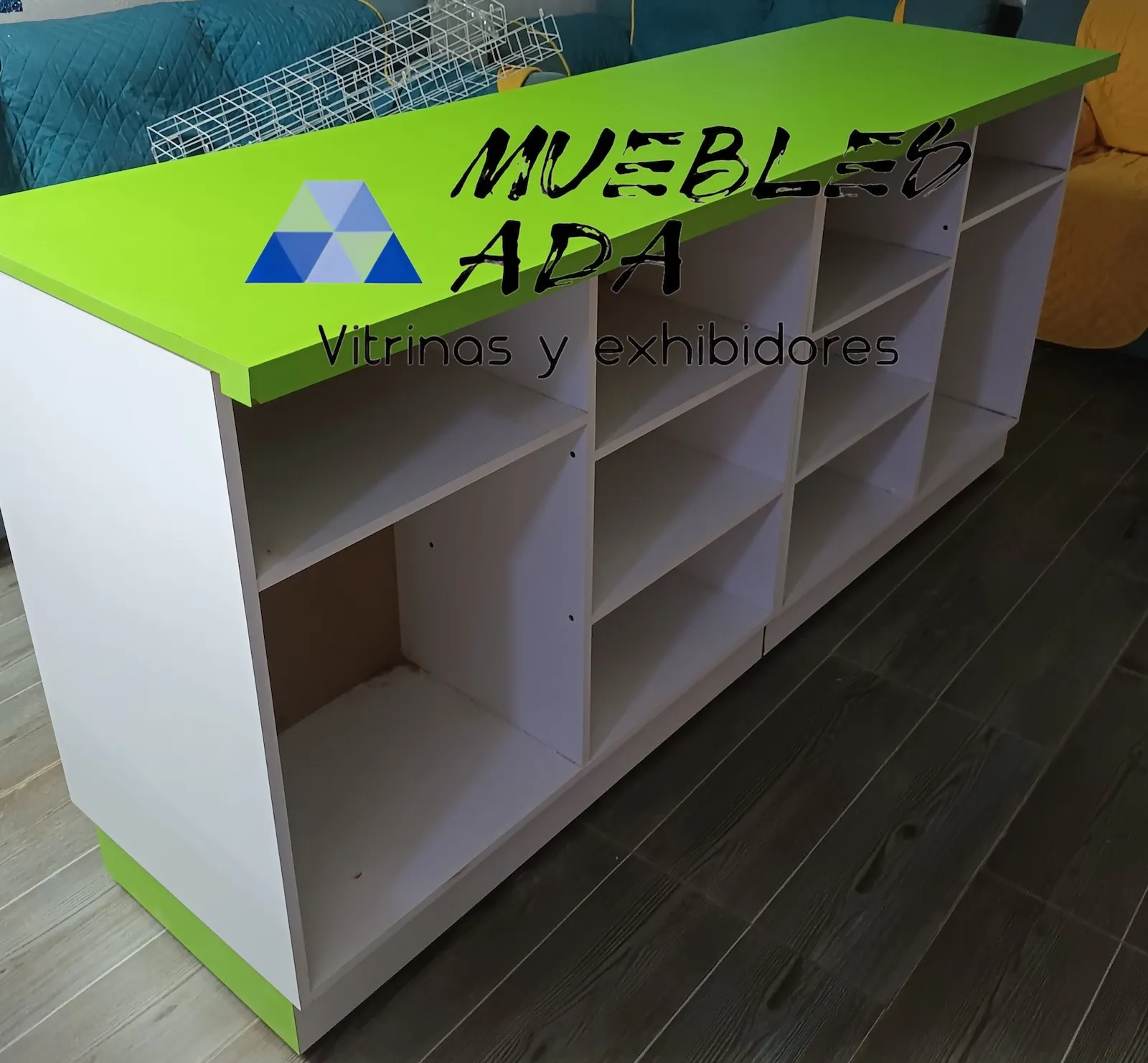Proyecto de mobiliario comercial 13