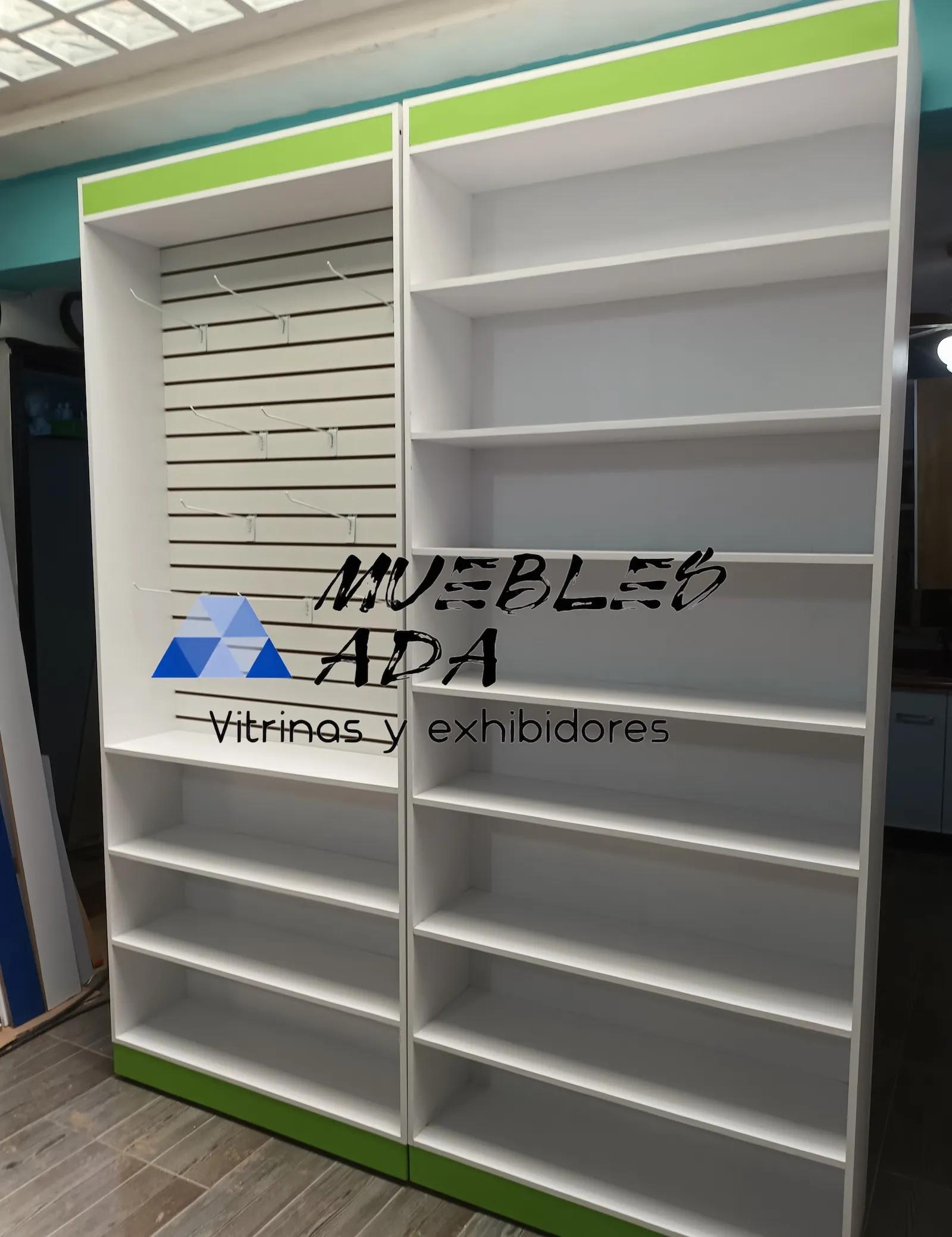 Proyecto de mobiliario comercial 14