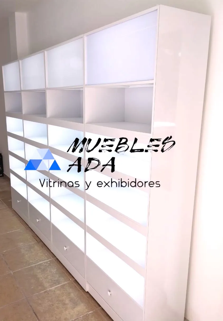 Proyecto de mobiliario comercial 32
