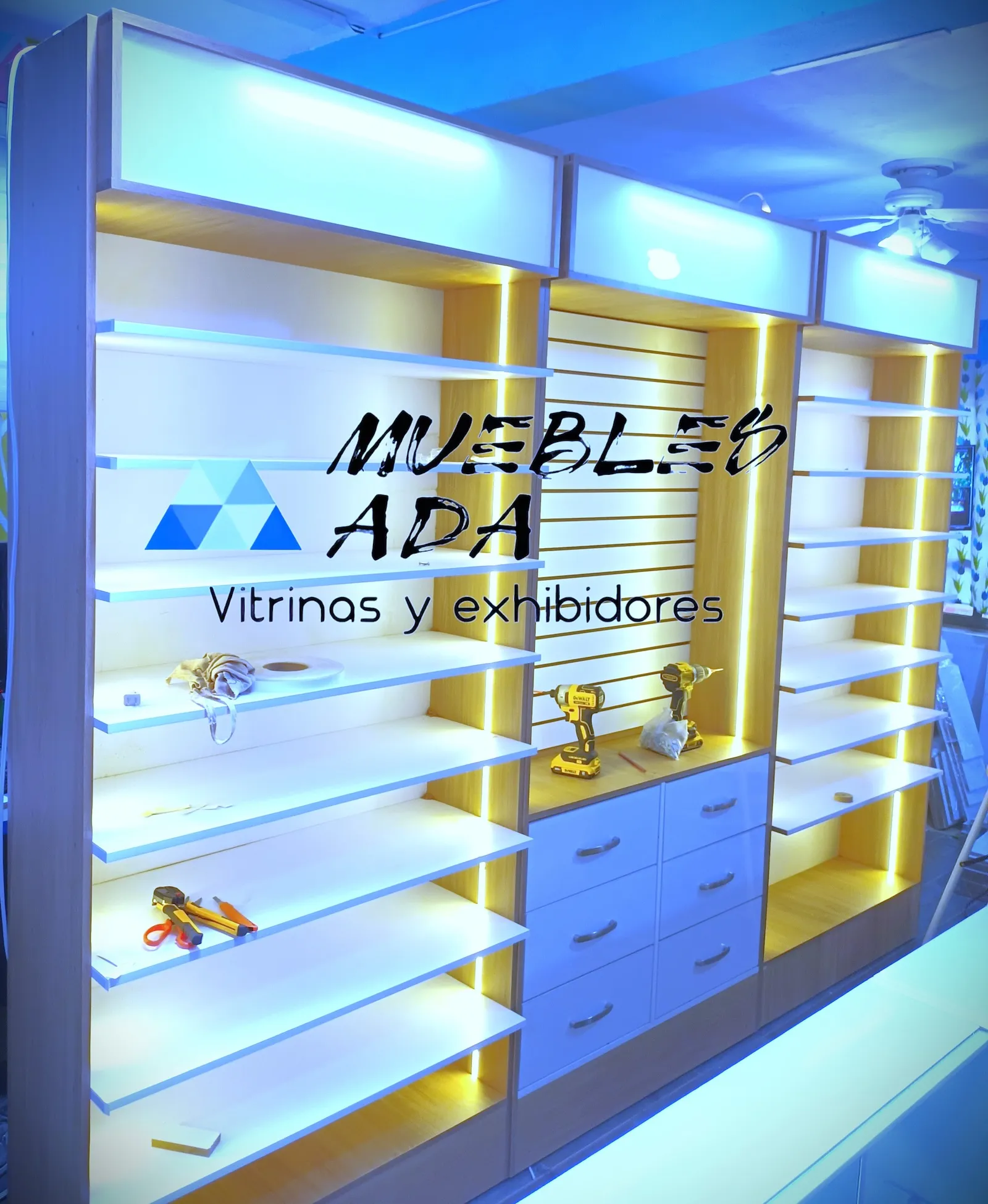 Proyecto de mobiliario comercial 45
