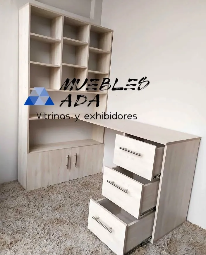 Librero de oficina con módulo de cajonera en acabado madera