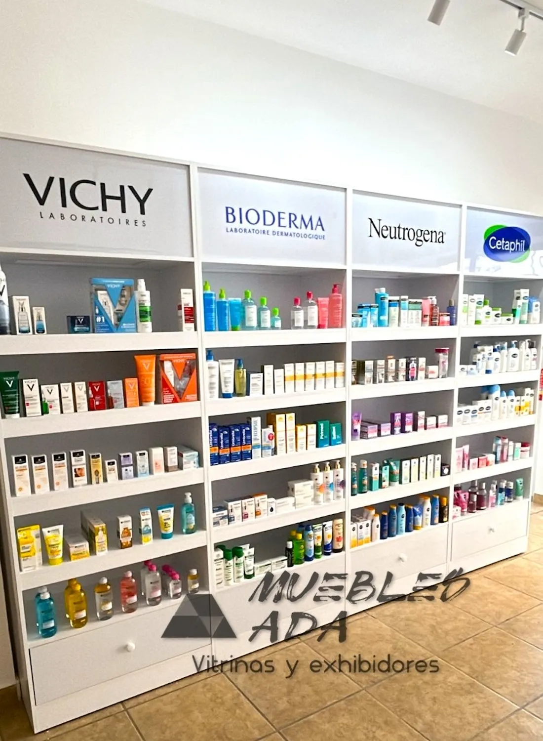 Vitrinas comerciales para farmacias